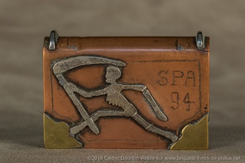L’escadrille SPA 94 avait pour emblème La Mort qui fauche en courant officiellement adopté en 1918 ; évocation tragique du destin des aviateurs militaires. Qui était FG dans cette escadrille ? 